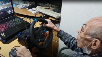 Kunos Simulazioni Sends 93-Year-Old Sim Racer a Gift