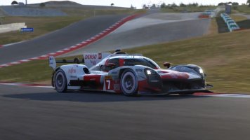 Le Mans Ultimate: Portimão and Toyota Gameplay Showcased