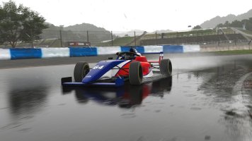 iRacing In The Rain Beginner Tips: How To Adapt