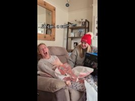 Hannah Gets the Gift of Sim Racing - A Heartwarming Story
