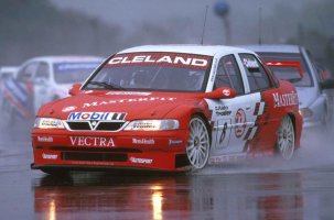 98-30-years-super-tourers-feature-cleland-vauxhall.jpg