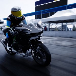 Battle Of Hyperbikes At Daytona | Kawasaki H2R Vs H2