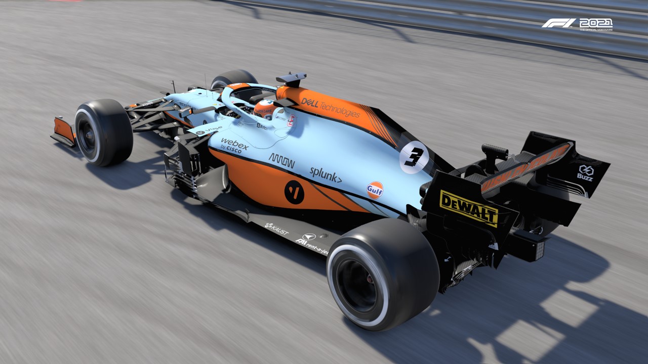 7 - Gulf McLaren.jpg